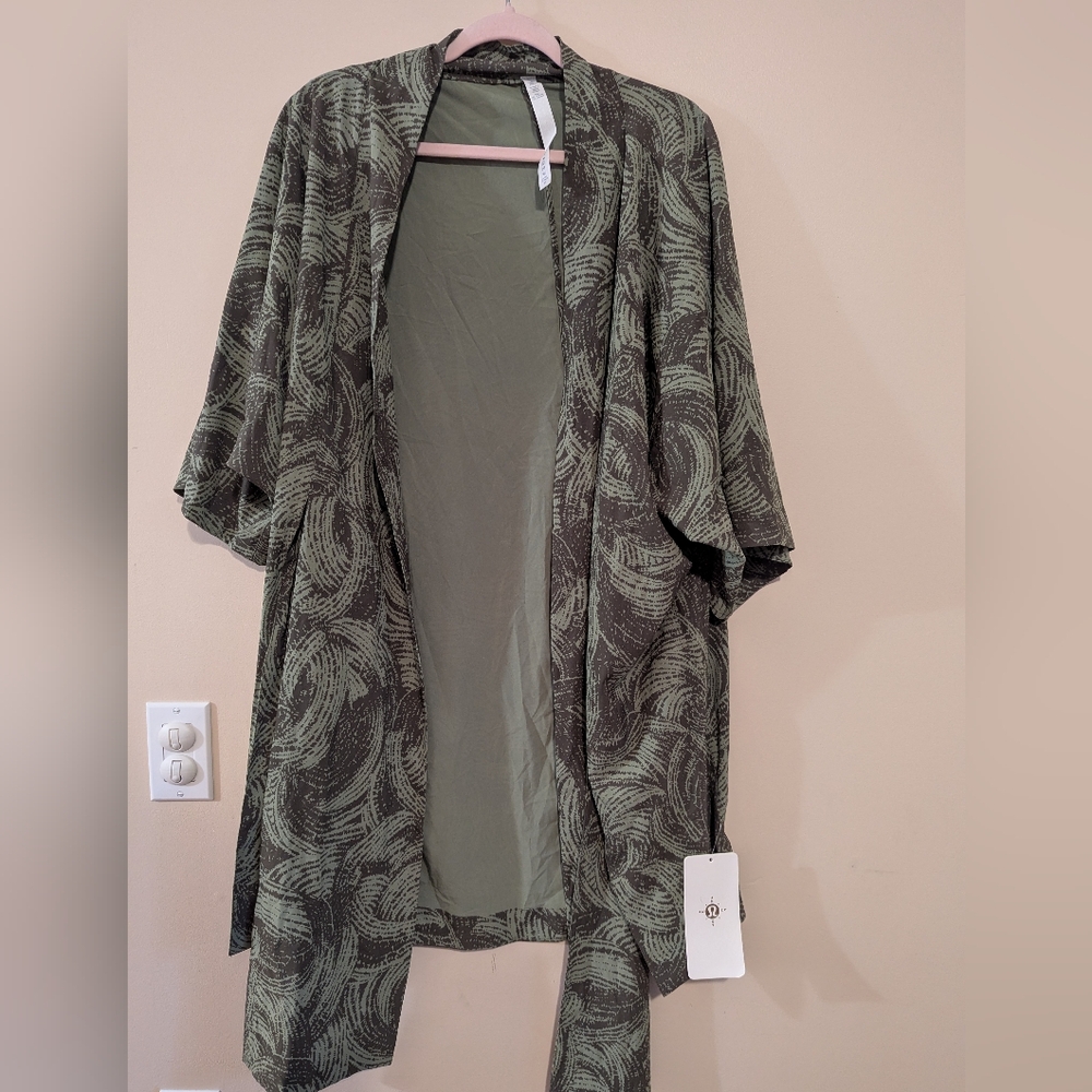 Lululemon Eanderlust Yoga Haven Green Kimono